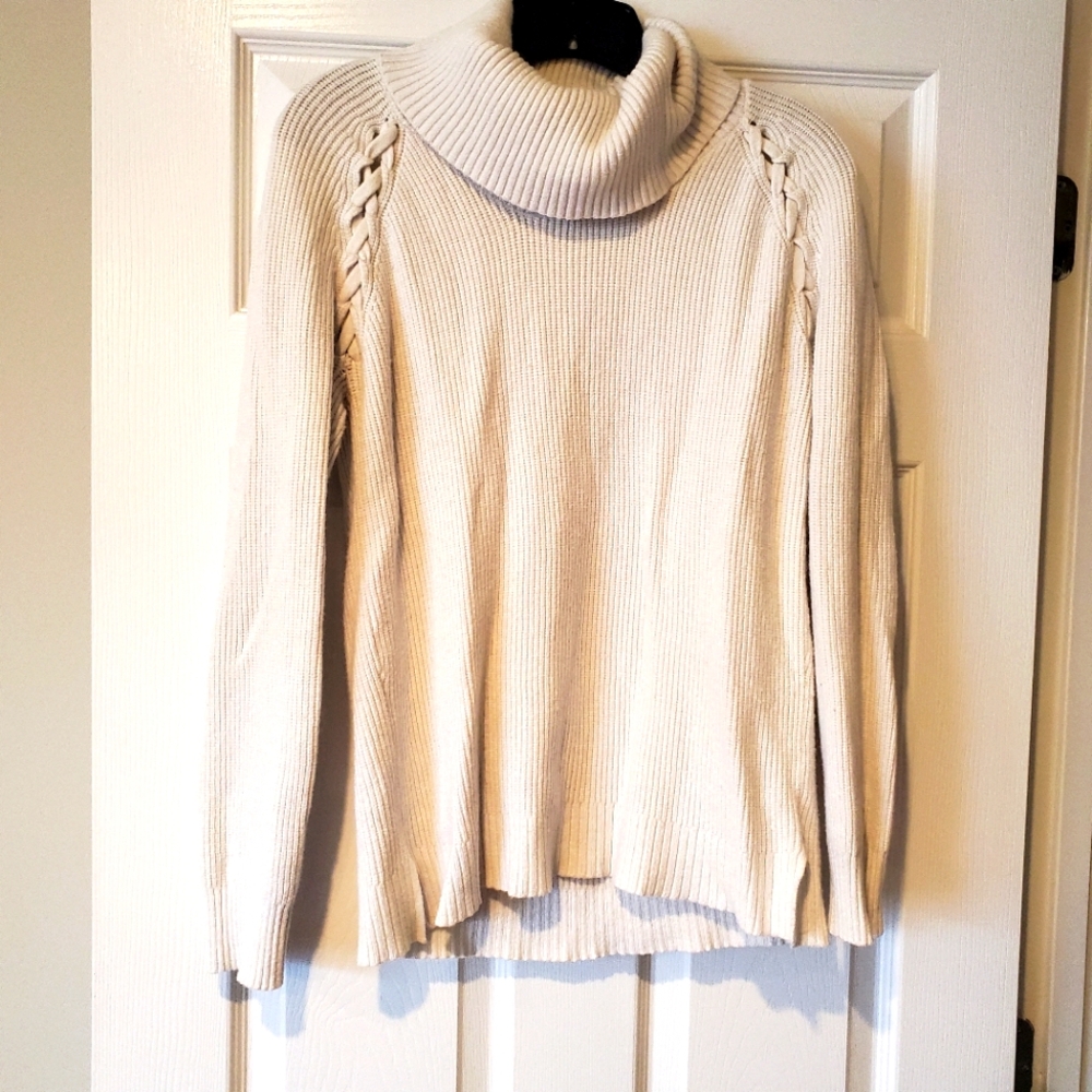 Pinque white sweater‎